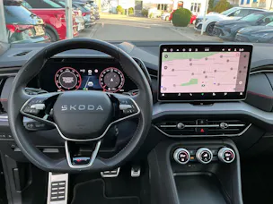 SKODA Kodiaq 2.0 TSI 265 PS 4x4 RS *** TOP AUSSTATTUNG MIT HEAD UP DISPLAY & ANHÄNGERKUPPLUNG ***