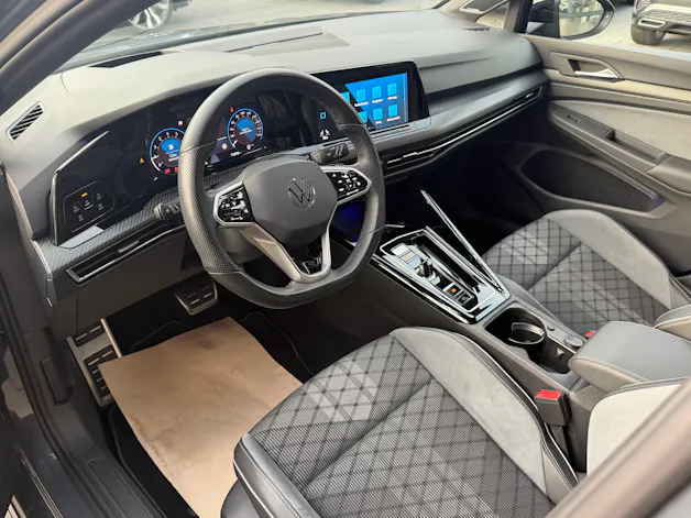 VW Golf 1.5 eTSI mHEV ACT R-Line 75 Edition DSG