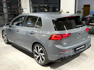 VW Golf 1.5 eTSI mHEV ACT R-Line 75 Edition DSG
