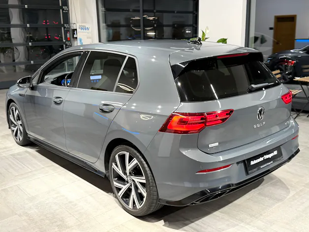 VW Golf 1.5 eTSI mHEV ACT R-Line 75 Edition DSG