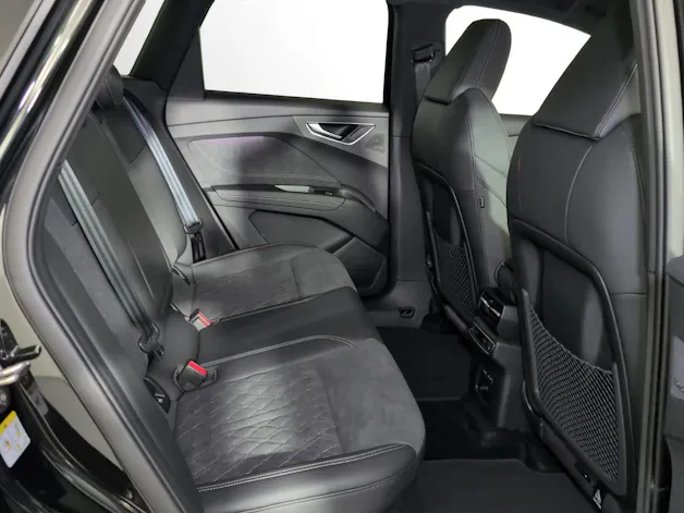 AUDI Q4 e-tron SUV quattro performance