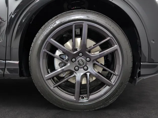 AUDI Q4 e-tron SUV quattro performance