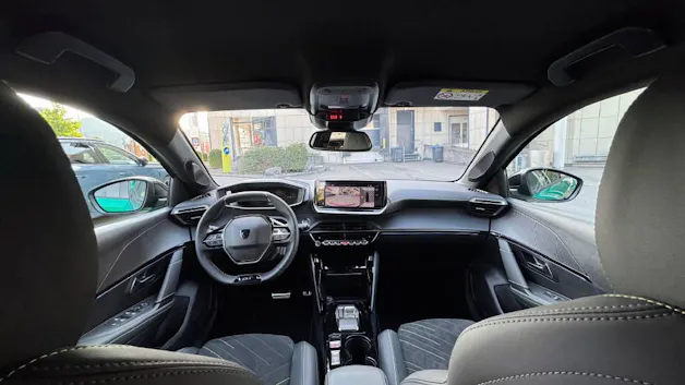 PEUGEOT 208 1.2 Hybrid 145 GT Exclusive