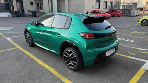 PEUGEOT 208 1.2 Hybrid 145 GT Exclusive