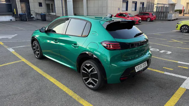 PEUGEOT 208 1.2 Hybrid 145 GT Exclusive