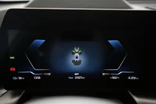 BMW iX2 30 xDrive - FAHRSCHULWAGEN - VOITURE D'AUTO-ECOLE - AUTO DELLA SCUOLA GUIDA