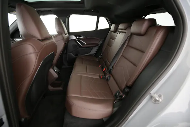BMW iX2 30 xDrive - FAHRSCHULWAGEN - VOITURE D'AUTO-ECOLE - AUTO DELLA SCUOLA GUIDA