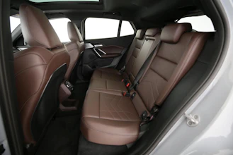 https://vehicle.imgix.net/4442590/800d4588-fcf2-486c-b7ba-74635d75539f.jpg