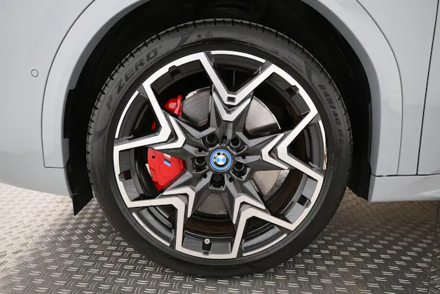 BMW iX2 30 xDrive - FAHRSCHULWAGEN - VOITURE D'AUTO-ECOLE - AUTO DELLA SCUOLA GUIDA