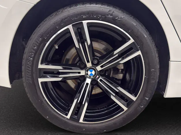 BMW 318d Touring M SPORT