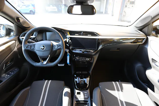 OPEL Corsa 1.2 T Hybrid Viva