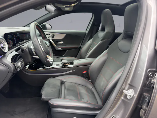 MERCEDES-BENZ A 220 AMG Line 4m