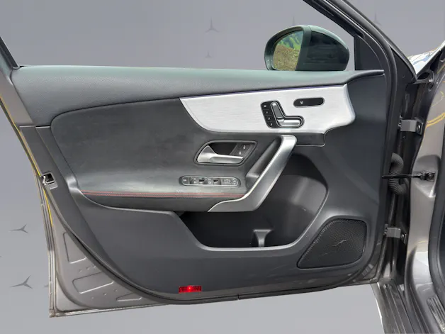 MERCEDES-BENZ A 220 AMG Line 4m
