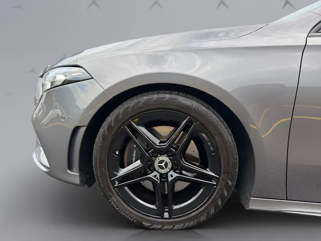MERCEDES-BENZ A 220 AMG Line 4m