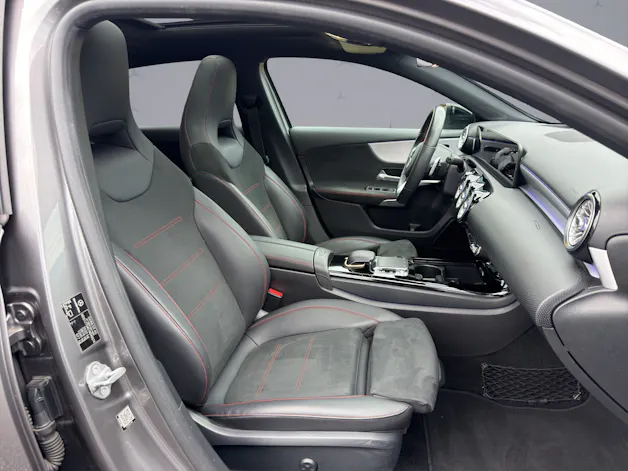 MERCEDES-BENZ A 220 AMG Line 4m