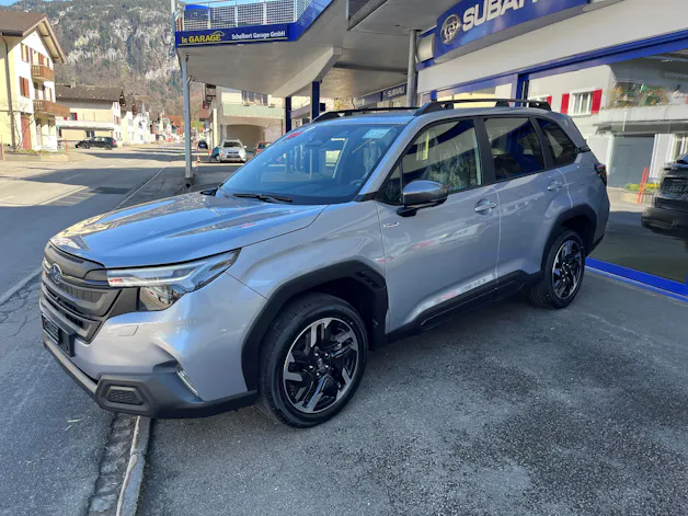 Subaru Forester Station 2.0i e-Boxer Swiss Plus