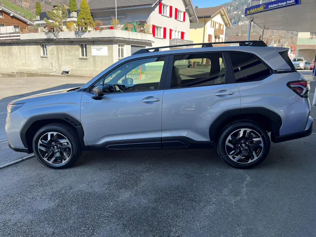 Subaru Forester Station 2.0i e-Boxer Swiss Plus