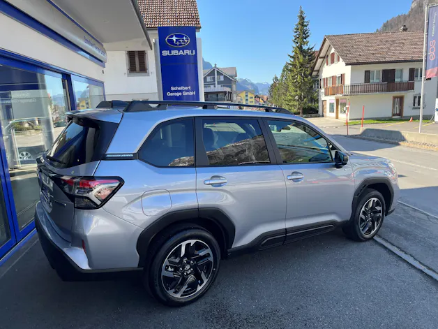 Subaru Forester Station 2.0i e-Boxer Swiss Plus