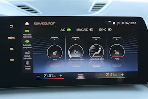 BMW X1 20d xDrive * GARANTIE INKLUSIVE * ANHÄNGERKUPPLUNG * PACK INNOVATION * 360° KAMERA *