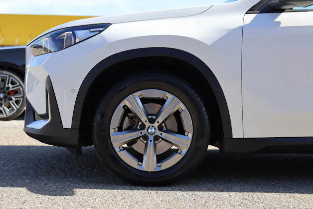 BMW X1 20d xDrive * GARANTIE INKLUSIVE * ANHÄNGERKUPPLUNG * PACK INNOVATION * 360° KAMERA *