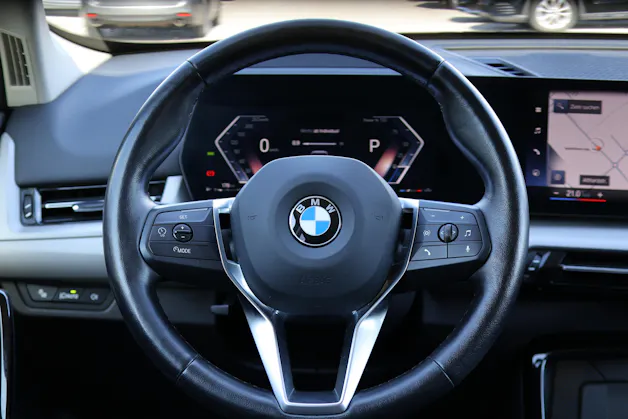 BMW X1 20d xDrive * GARANTIE INKLUSIVE * ANHÄNGERKUPPLUNG * PACK INNOVATION * 360° KAMERA *