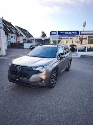 Subaru Forester Station 2.0i e-Boxer Swiss Plus