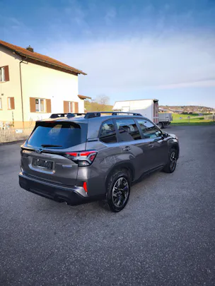 Subaru Forester Station 2.0i e-Boxer Swiss Plus