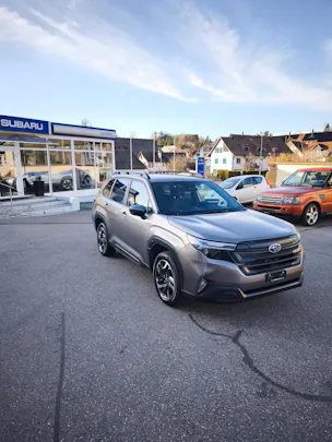 Subaru Forester Station 2.0i e-Boxer Swiss Plus