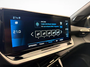 https://vehicle.imgix.net/4442687/f0beb2f0-b079-42b4-9a65-e1e047819ec0.jpg