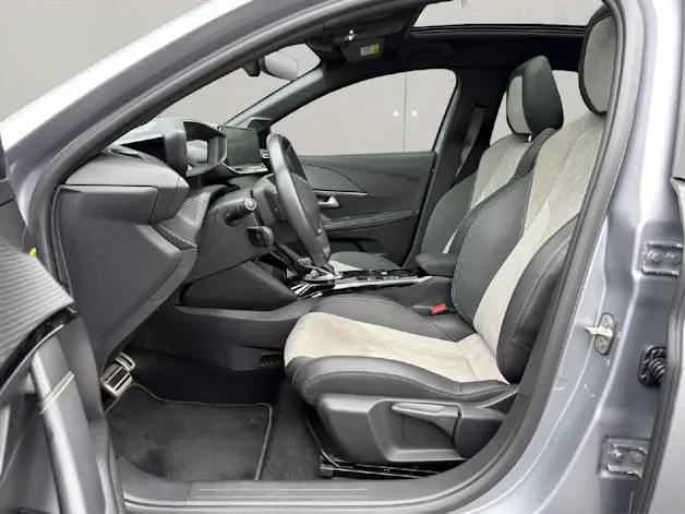 PEUGEOT 208 e-GT Pack