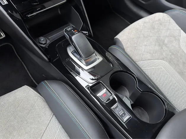 PEUGEOT 208 e-GT Pack