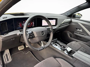 https://vehicle.imgix.net/4442769/51ed2a1a-337e-469d-a8ee-d7bd02bc4326.jpg