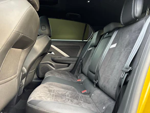 https://vehicle.imgix.net/4442769/7a70aada-5e6a-4469-9d07-6dbe352556e2.jpg