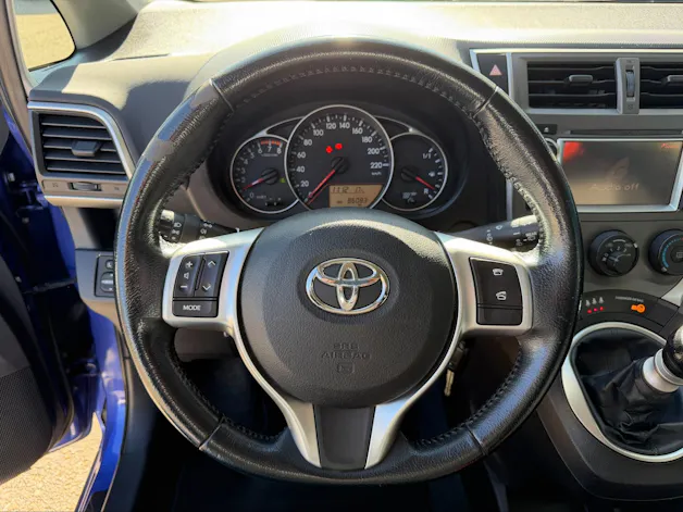 Toyota Verso-S 1.33 VVT-i Linea Luna MdS
