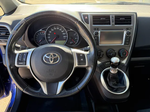 Toyota Verso-S 1.33 VVT-i Linea Luna MdS