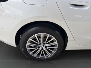 BMW 230e xDrive paddles Active Tourer