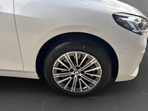 BMW 230e xDrive paddles Active Tourer