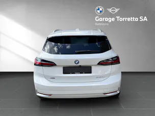 BMW 230e xDrive paddles Active Tourer