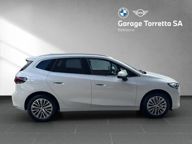 BMW 230e xDrive paddles Active Tourer