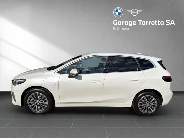 BMW 230e xDrive paddles Active Tourer