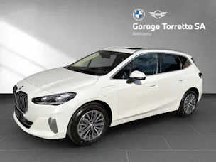 BMW 230e xDrive paddles Active Tourer