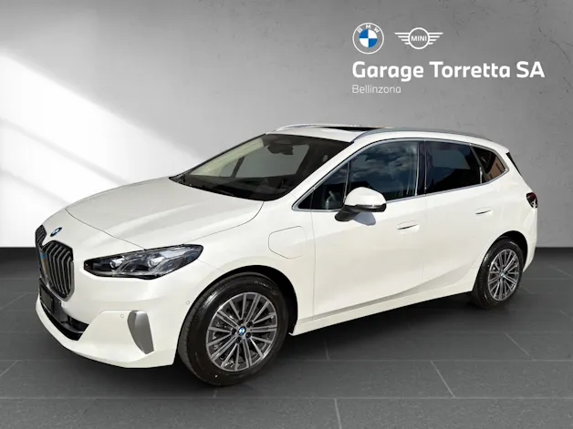 BMW 230e xDrive paddles Active Tourer