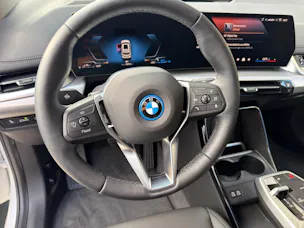 BMW 230e xDrive paddles Active Tourer