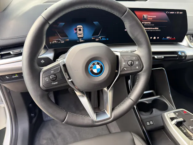 BMW 230e xDrive paddles Active Tourer