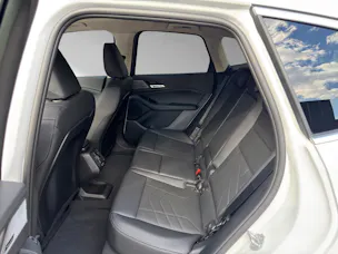 BMW 230e xDrive paddles Active Tourer