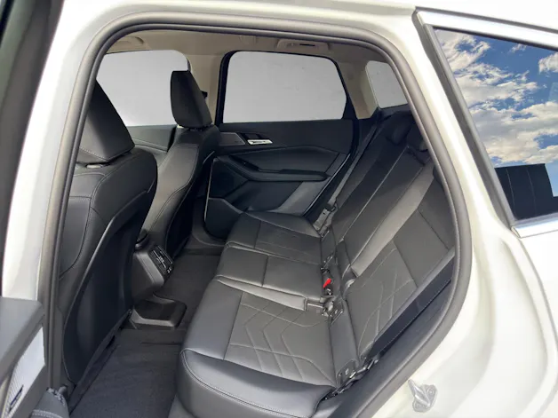 BMW 230e xDrive paddles Active Tourer