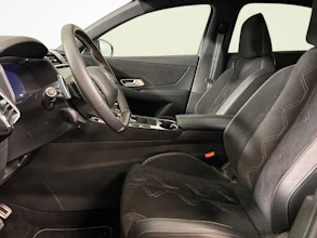 https://vehicle.imgix.net/4442936/ad0b7d8c-891d-4d24-9660-4d8c3cde6e7b.jpg