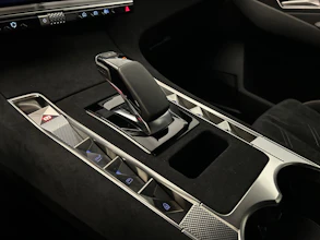 https://vehicle.imgix.net/4442936/b7f99b1a-e01f-41e0-be85-256e3b856f10.jpg