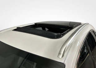 https://vehicle.imgix.net/4442941/db611cc0-8f8b-4d85-9fbe-c4857dea0ed2.jpg