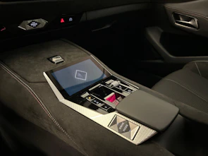 Fahrzeugbild DS AUTOMOBILES 4 1.6 E-Tense Ligne Noire